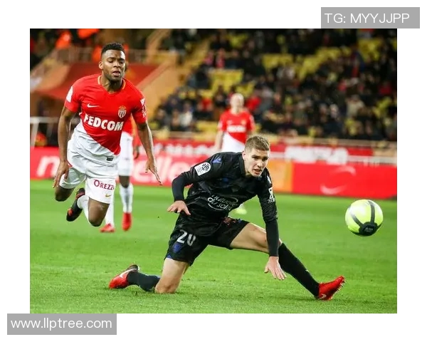 90VS足球比:探讨足球比赛中的战术对决与球员表现的深度分析